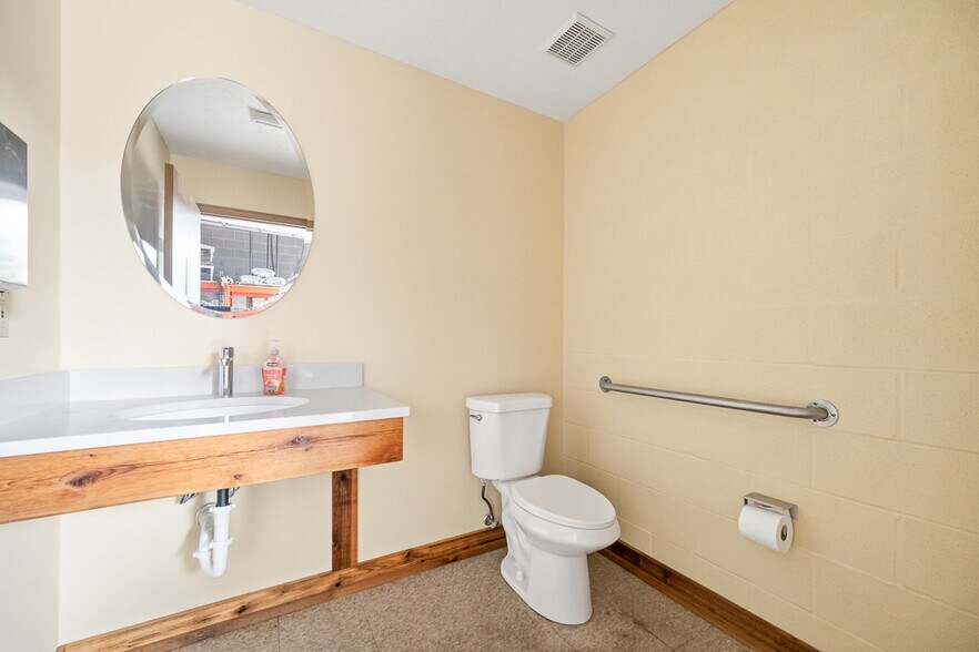More Photos Of 1537 Chardon Rd, Euclid Industrial For Sale