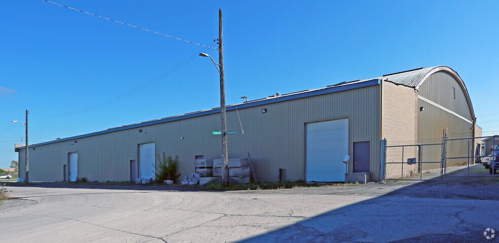 More Photos Of 150 Dunkirk Rd, St Catharines Warehouse For Lease