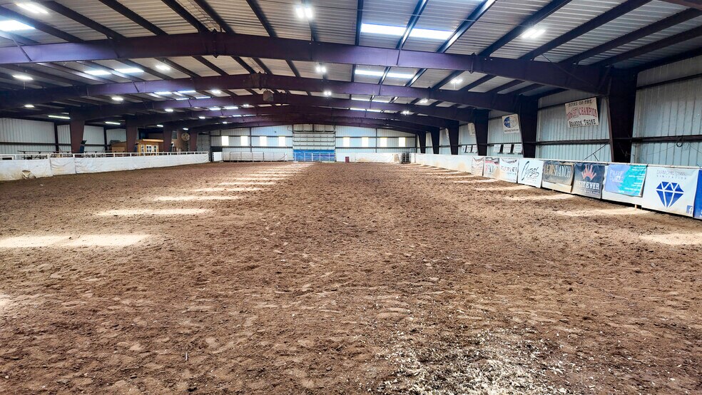 More Photos Of 99 Stacks Dr, Damascus Horse Stables For Sale
