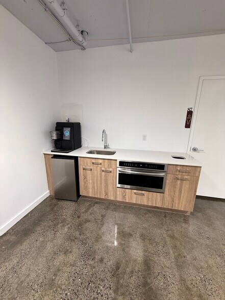 More Photos Of 87-89 George St, Brooklyn Office For Lease