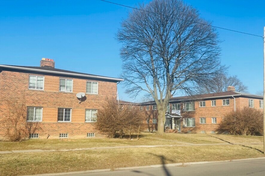 Primary Photo Of 21400 W 7 Mile Rd, Detroit Multifamily For Sale