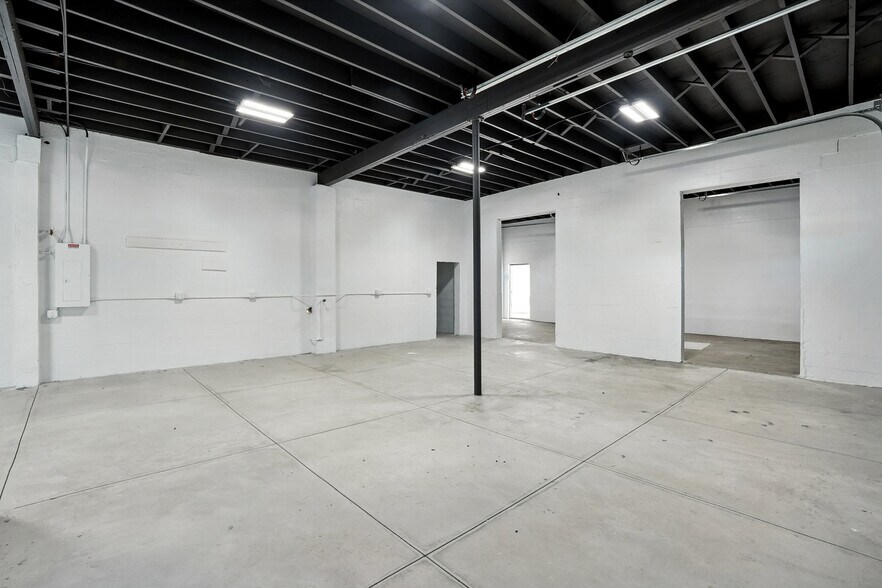 More Photos Of 19003 San Carlos Blvd, Fort Myers Service Station For Sale