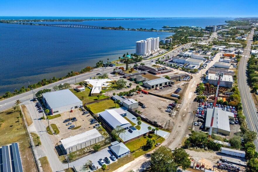 More Photos Of 1301 Morningside Dr, Melbourne Warehouse For Sale