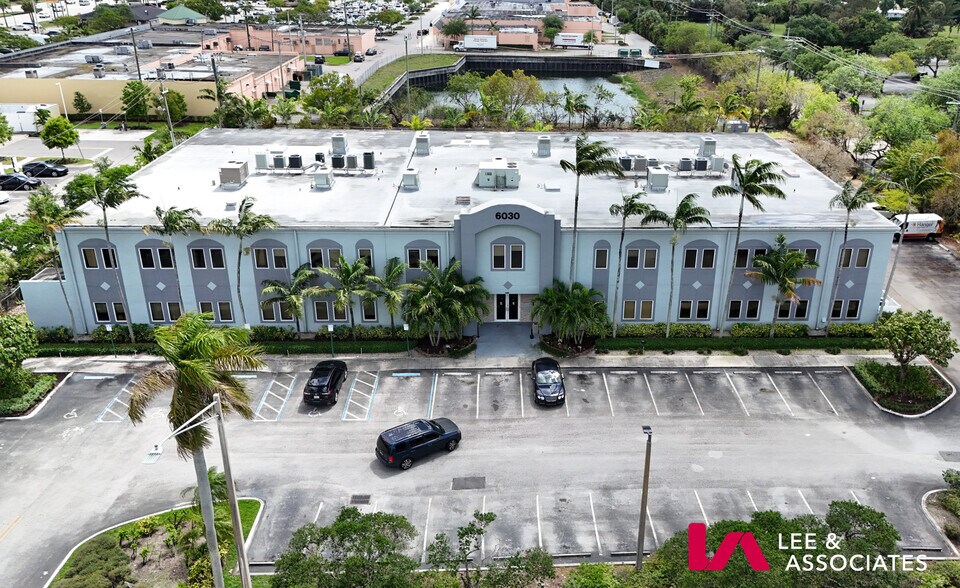 Primary Photo Of 6030 Hollywood Blvd, Pembroke Pines Medical For Lease