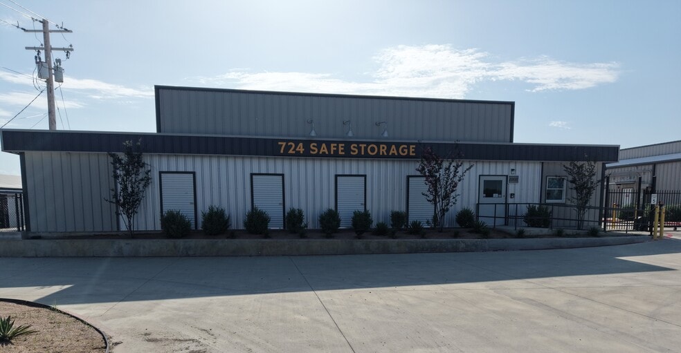 More Photos Of 1008 N Highway 377, Pilot Point Self Storage For Sale