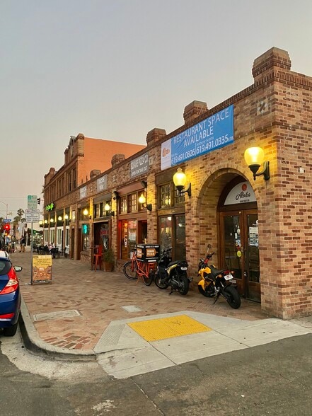 More Photos Of 970-980 Garnet Ave, San Diego Storefront Retail Office For Lease