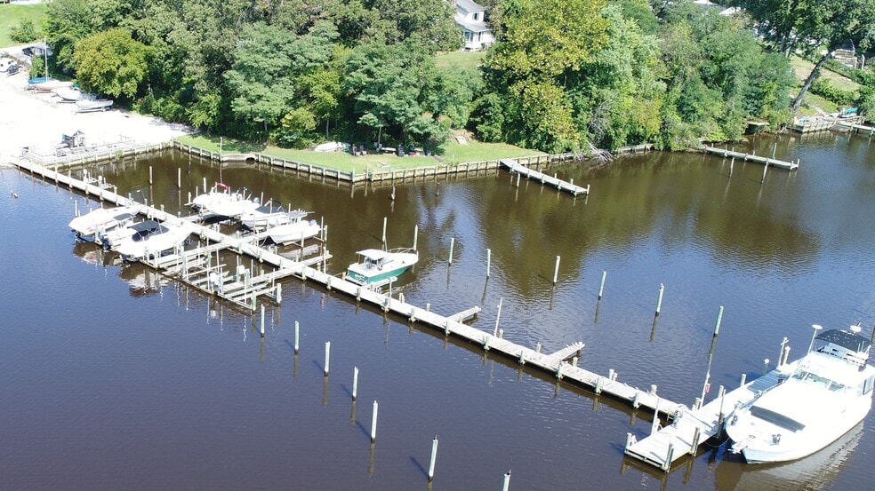 More Photos Of 7813 Leymar Rd, Glen Burnie Marina For Sale
