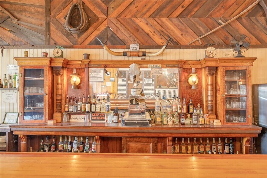 More Photos Of 18387 Chestnut Ave, Tuolumne Restaurant For Sale