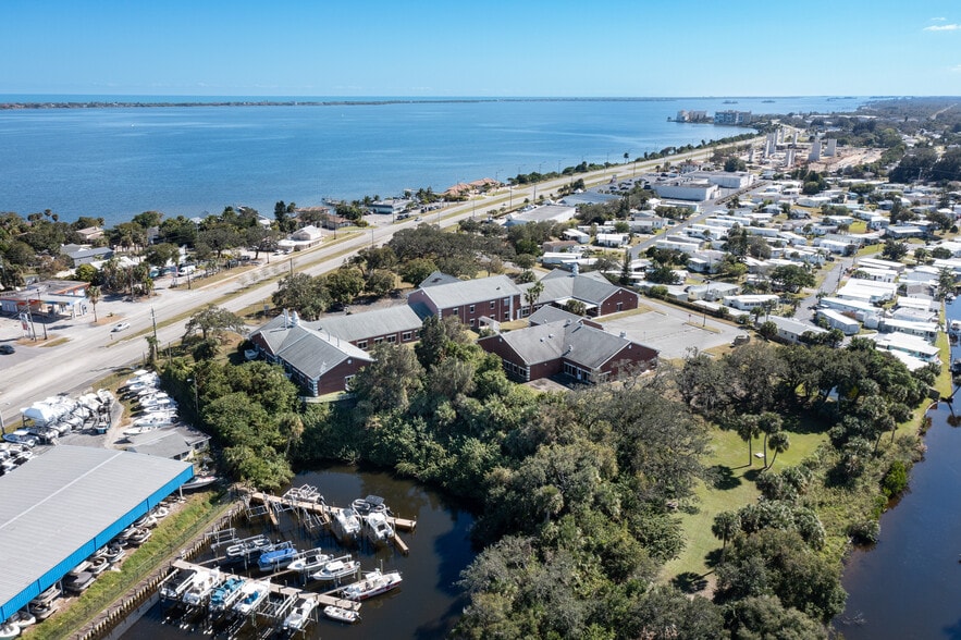 More Photos Of 4400 Dixie Hwy NE, Palm Bay Schools For Sale