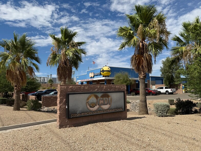 More Photos Of 4055 S Sarival Ave, Goodyear Showroom For Lease
