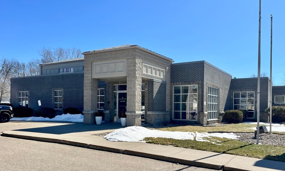 Primary Photo Of 536 N Richmond St, Appleton Office For Lease