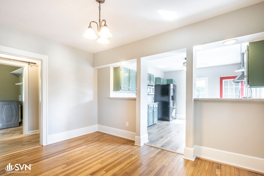 More Photos Of 2761 Lexington Rd, Richmond Office For Lease