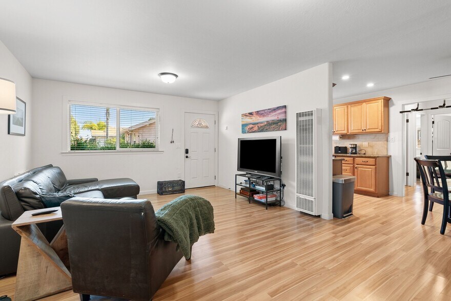 More Photos Of 420 Capitola Road Ext, Santa Cruz Apartments For Sale