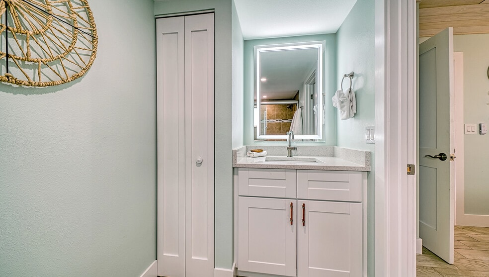 More Photos Of 104 Avenida Veneccia, Siesta Key Multifamily For Sale