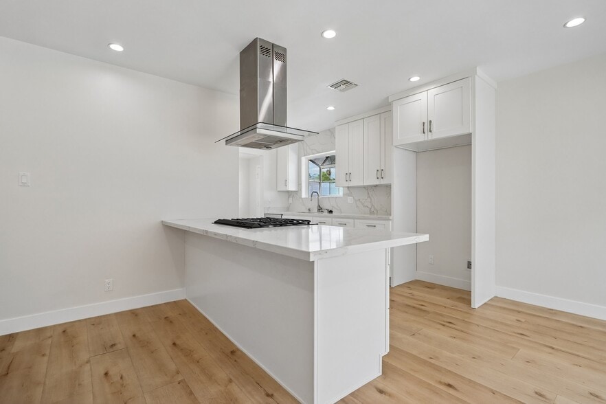 More Photos Of 15952 Simonds St, Granada Hills Apartments For Sale