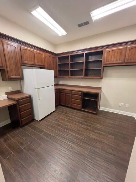 More Photos Of 2735 Wind River Ln, Denton Office For Lease
