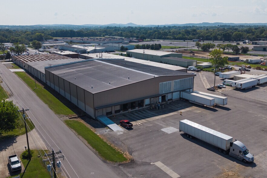 More Photos Of 216 Hartmann Dr, Lebanon Distribution For Lease