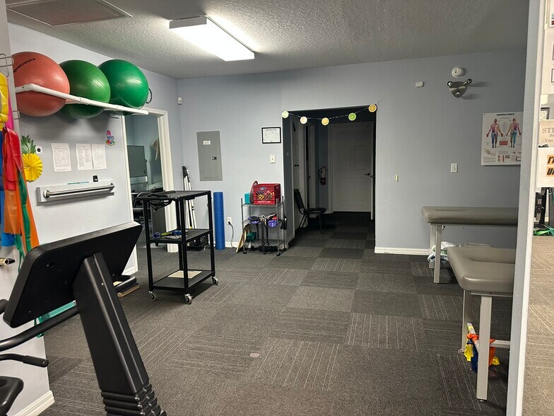 More Photos Of 10960 Sheldon Rd, Tampa Office For Sale