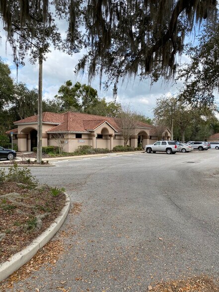 Primary Photo Of 3261 US Hwy 27/441, Fruitland Park Medical For Lease