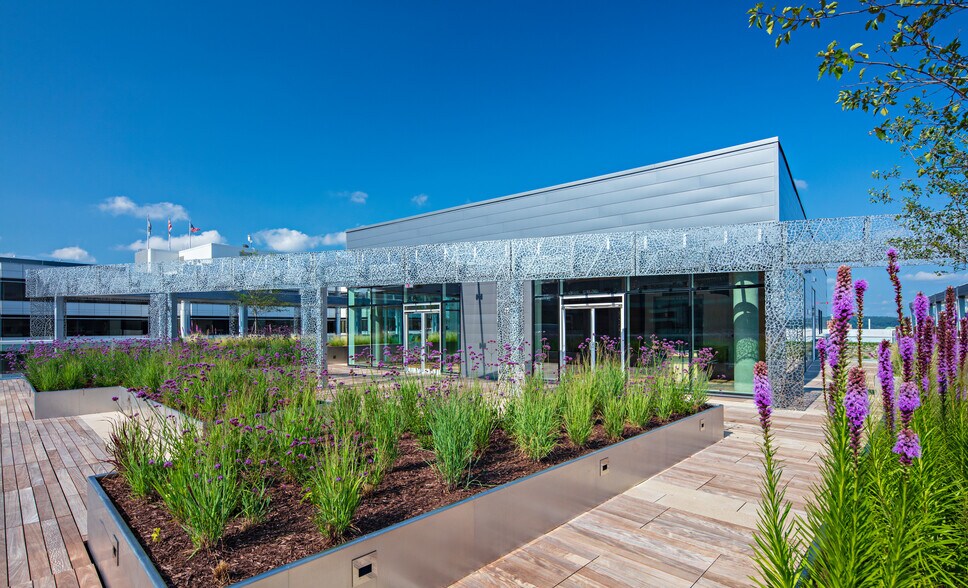 More Photos Of 2100 L St NW, Washington Office For Lease