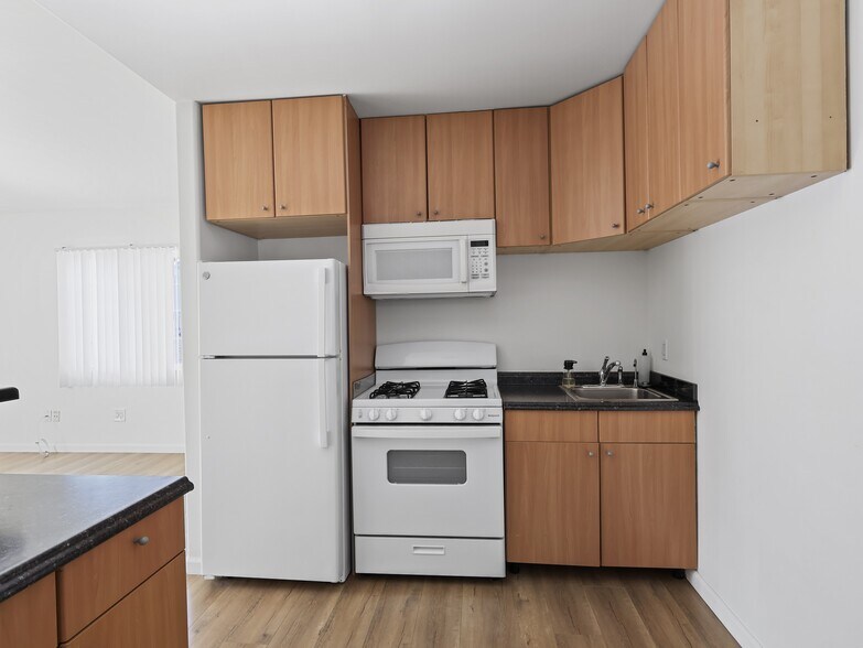 More Photos Of 1168 Justin Ave, Glendale Apartments For Sale