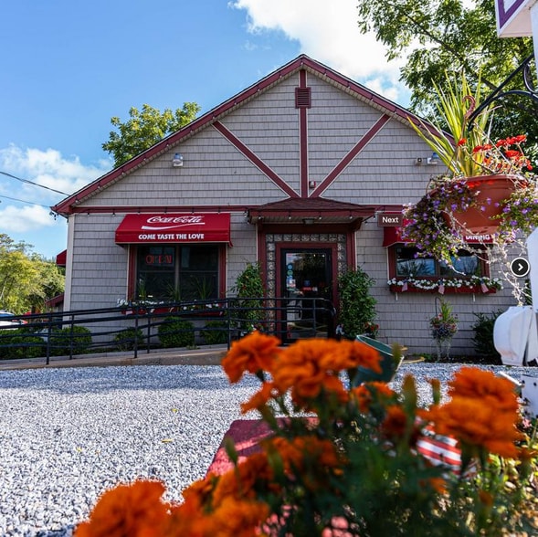 More Photos Of 1111 W Main St, Riverhead Restaurant For Sale