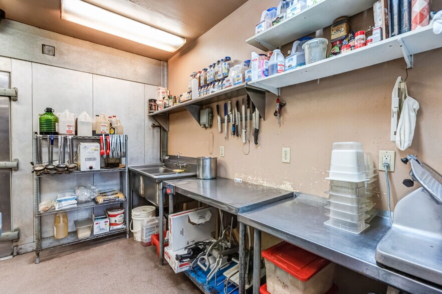 More Photos Of 263 N Main St, Donnelly Restaurant For Sale