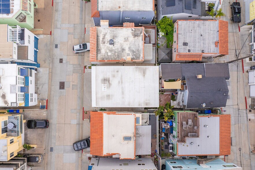 More Photos Of 217 43rd St, Manhattan Beach Apartments For Sale