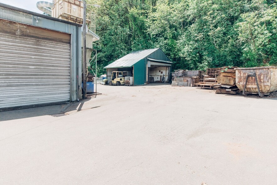 More Photos Of 5165-5275 NW Saint Helens Rd, Portland Manufacturing For Lease