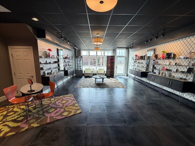More Photos Of 234 W Broadway Ave, Bismarck Freestanding For Sale