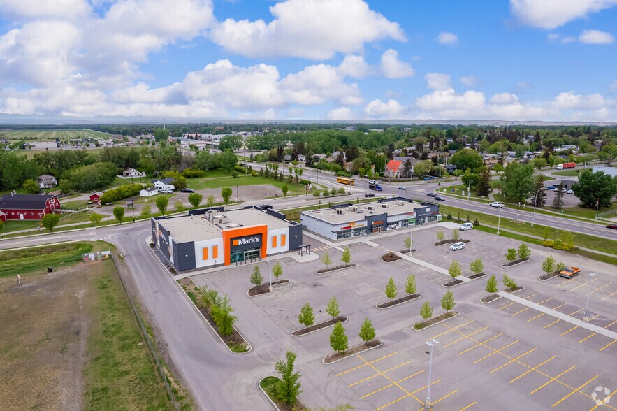 More Photos Of 1206 5th St SE, High River Freestanding For Lease