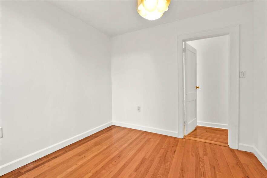 More Photos Of 3930 45th St, Sunnyside Apartments For Sale