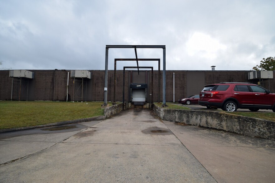 More Photos Of 6005 Scott Hamilton Dr, Little Rock Distribution For Sale