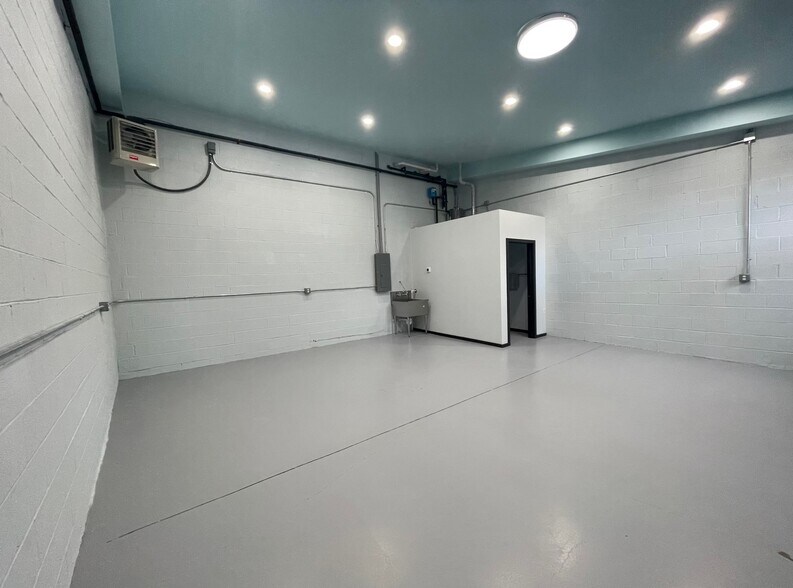 More Photos Of 2714 Mathews St, Baltimore Warehouse For Lease