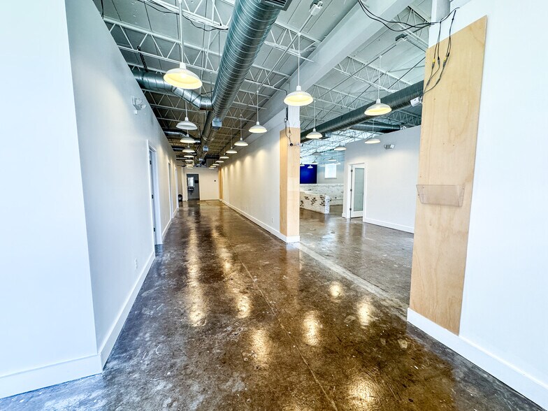 More Photos Of 920 Dauphin St, Mobile Office For Sale