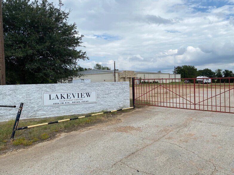 More Photos Of 4004 FM 974, Bryan Showroom For Lease