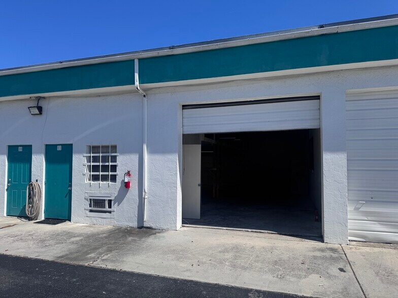 More Photos Of 900-920 NE Industrial Blvd, Jensen Beach Light Manufacturing For Lease