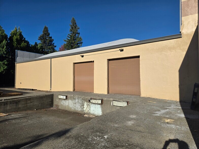 More Photos Of 911 Merchant St, Vacaville Freestanding For Lease