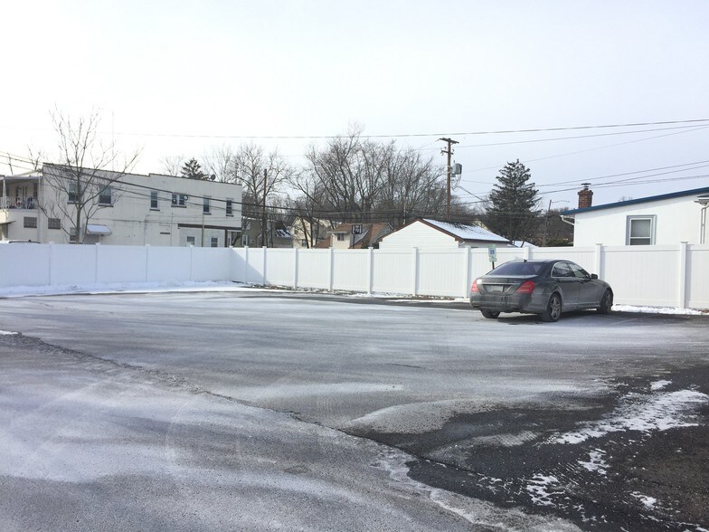 More Photos Of 66 N Main St, Sellersville Medical For Lease