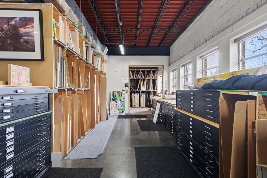 More Photos Of 833 Lake Dr SE, Grand Rapids Medical For Sale