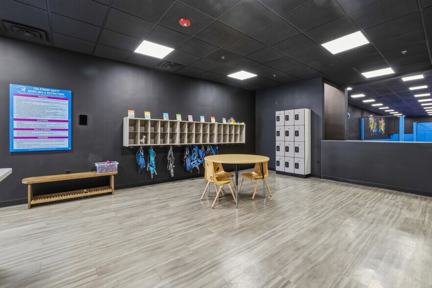 More Photos Of 1199 Silas Deane Hwy, Wethersfield General Retail For Lease