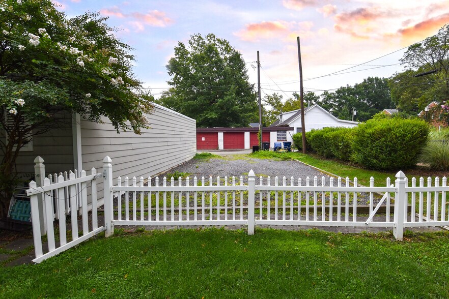 More Photos Of 1705 Commonwealth Ave, Alexandria Apartments For Sale