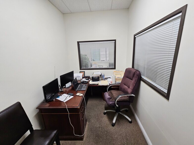 More Photos Of 445-475 N Lake Ave, Pasadena Freestanding For Lease