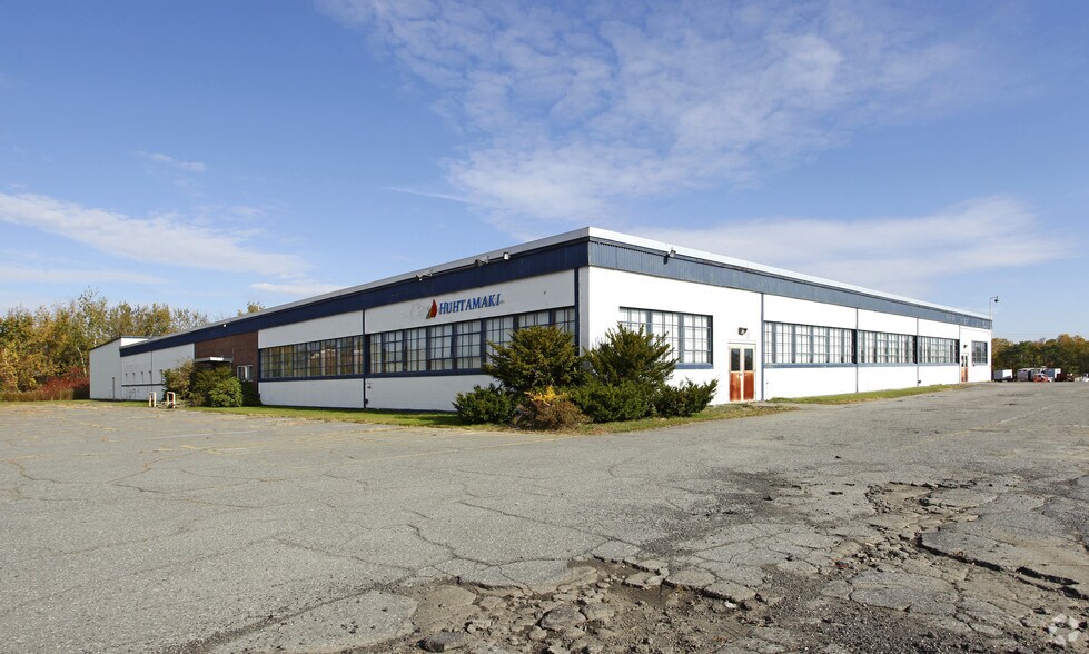 More Photos Of 20 Industrial St, Waterville Manufacturing For Lease