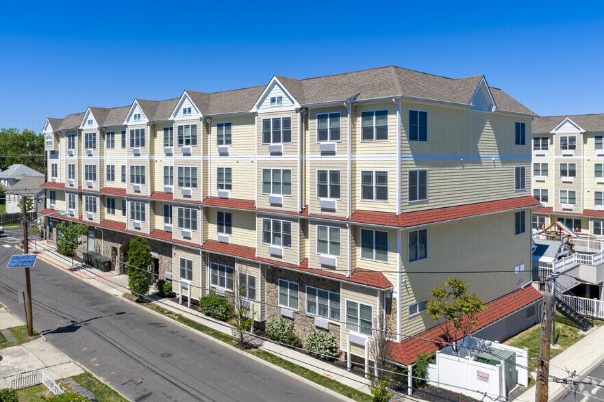 More Photos Of 510 Hamilton St, Somerset Apartments For Lease