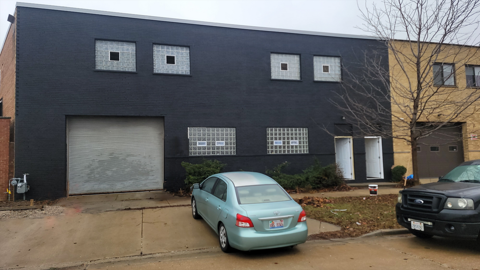 Primary Photo Of 10111 Franklin Ave, Franklin Park Warehouse For Lease