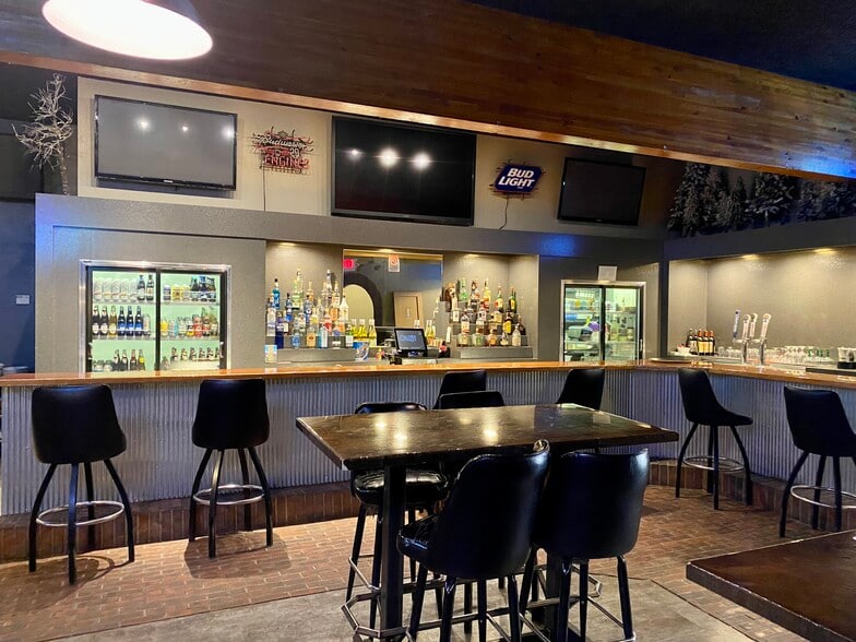 More Photos Of 239 Main St, Shelby Bar For Sale