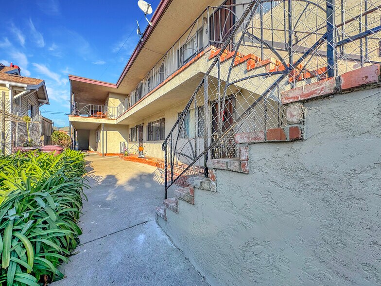 More Photos Of 3205 Brookdale Ave, Oakland Multifamily For Sale