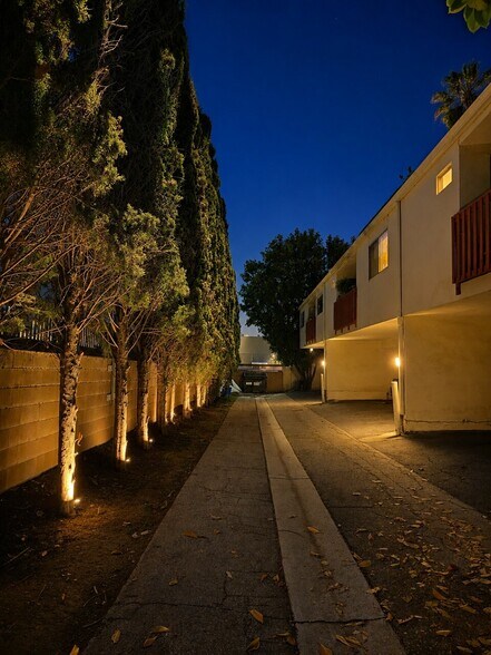 More Photos Of 4208 Russell Ave, Los Angeles Apartments For Sale