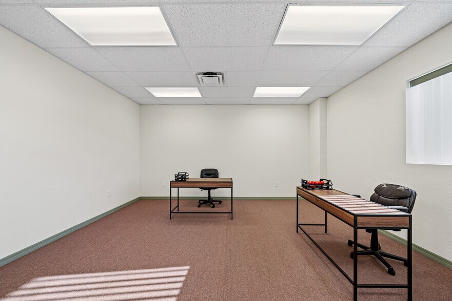 More Photos Of 18820 Sakera Rd, Hudson Warehouse For Lease